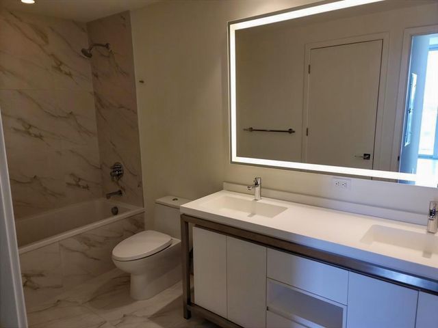 2000 Metropica Way 2107, Sunrise, FL 33323