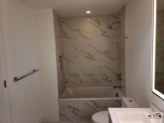 2000 Metropica Way 2107, Sunrise, FL 33323