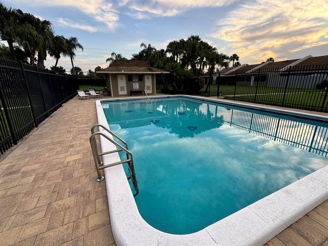 10295 Boca Bend W L4, Boca Raton, FL 33428