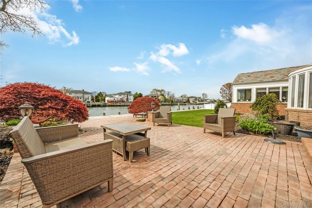 209 W Shore Drive, Massapequa, NY 11758