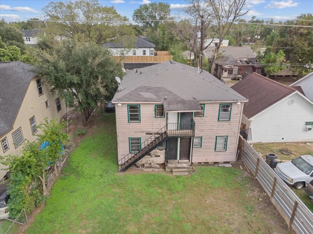 3213 Des Chaumes Street, Houston, TX 77026