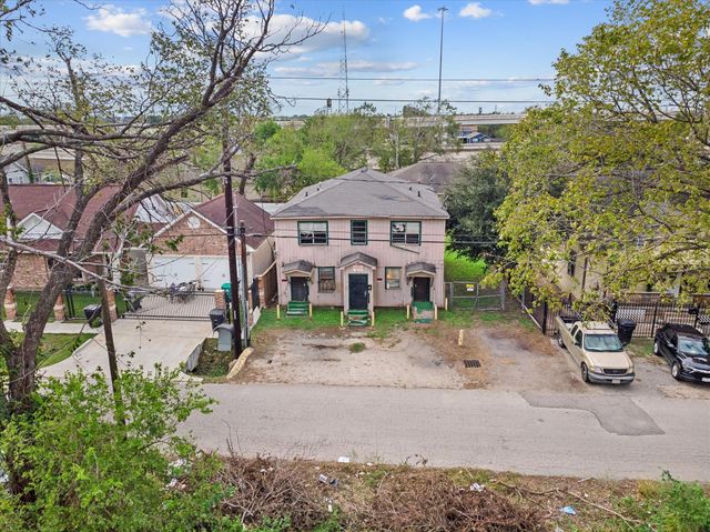 3213 Des Chaumes Street, Houston, TX 77026