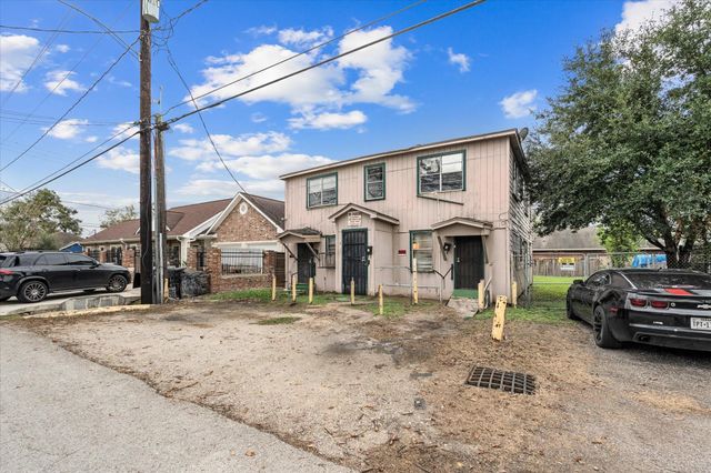 3213 Des Chaumes Street, Houston, TX 77026