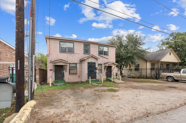 3213 Des Chaumes Street, Houston, TX 77026