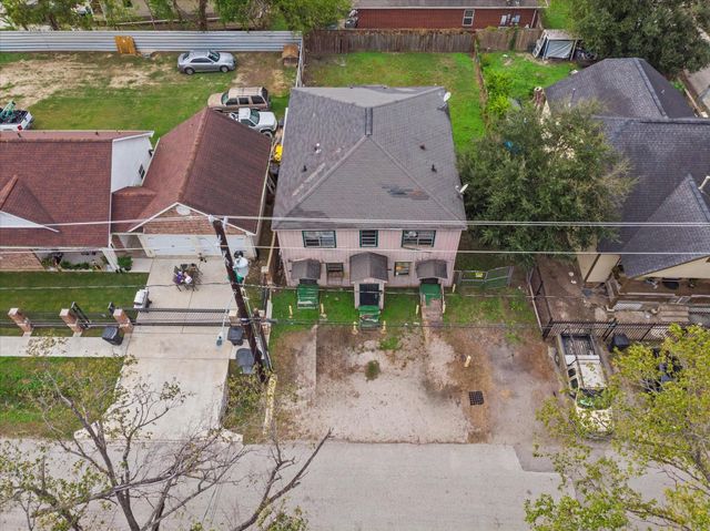 3213 Des Chaumes Street, Houston, TX 77026