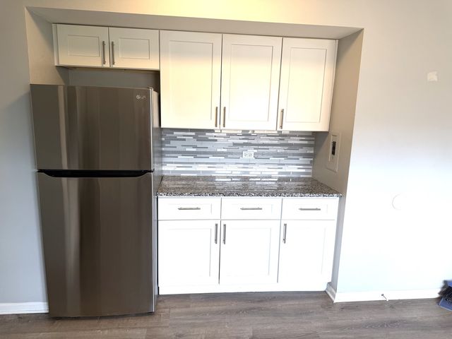 736 E Division Street 2E, Lombard, IL 60148