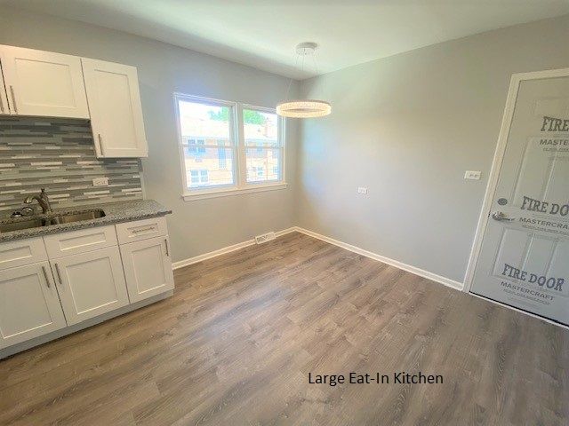 736 E Division Street 2E, Lombard, IL 60148