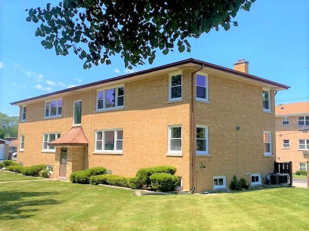 736 E Division Street 2E, Lombard, IL 60148