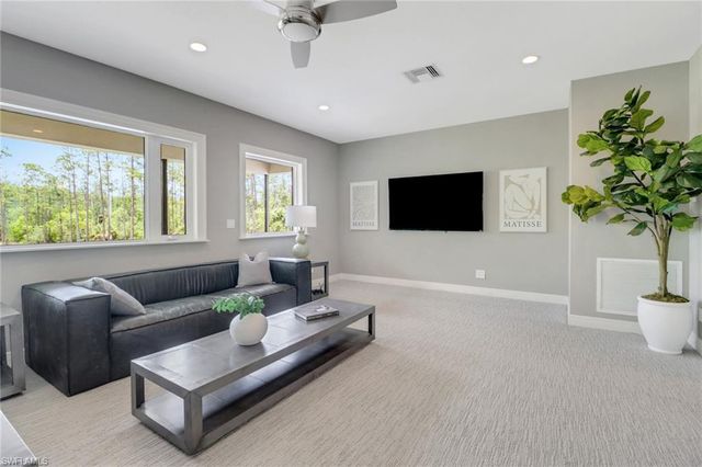 19640 Burgundy Farms RD, Estero, FL 33928