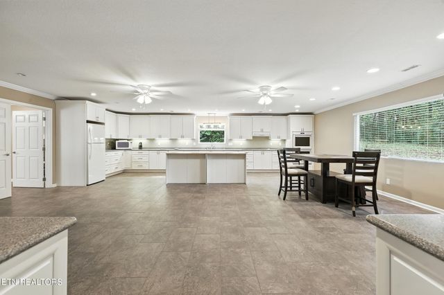 5007 Green Rd, Maryville, TN 37804