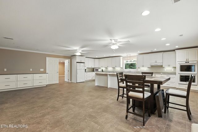 5007 Green Rd, Maryville, TN 37804