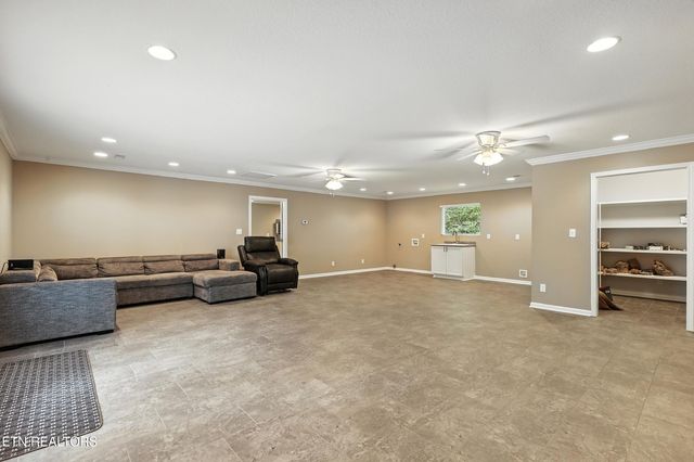 5007 Green Rd, Maryville, TN 37804