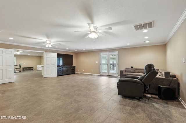 5007 Green Rd, Maryville, TN 37804