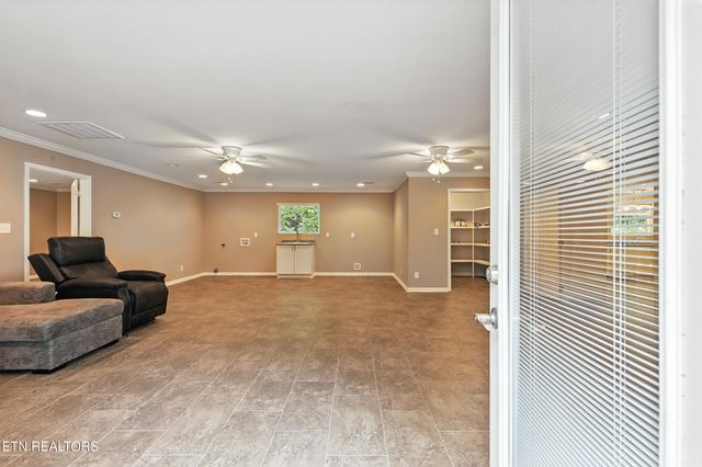 5007 Green Rd, Maryville, TN 37804