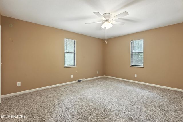 5007 Green Rd, Maryville, TN 37804