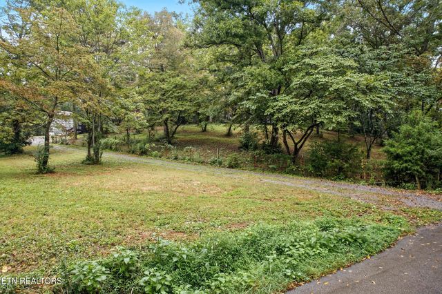 5007 Green Rd, Maryville, TN 37804