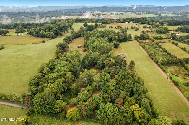 5007 Green Rd, Maryville, TN 37804