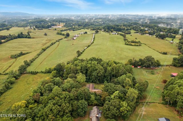 5007 Green Rd, Maryville, TN 37804