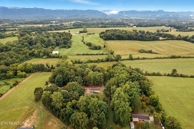 5007 Green Rd, Maryville, TN 37804