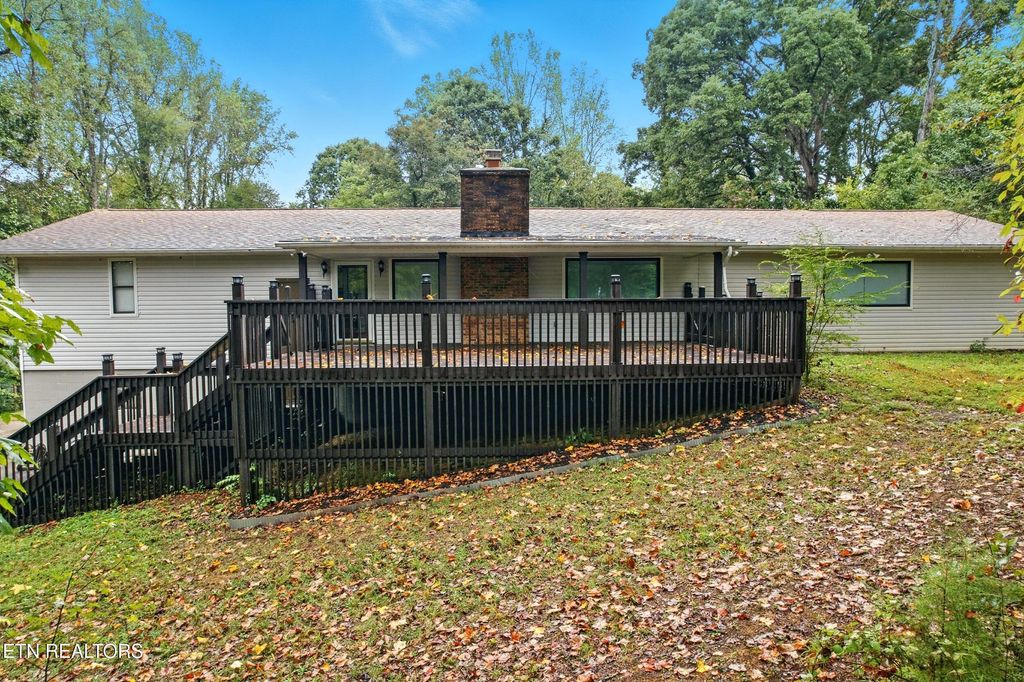 5007 Green Rd, Maryville, TN 37804