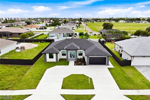 143 Nelson RD N, Cape Coral, FL 33993