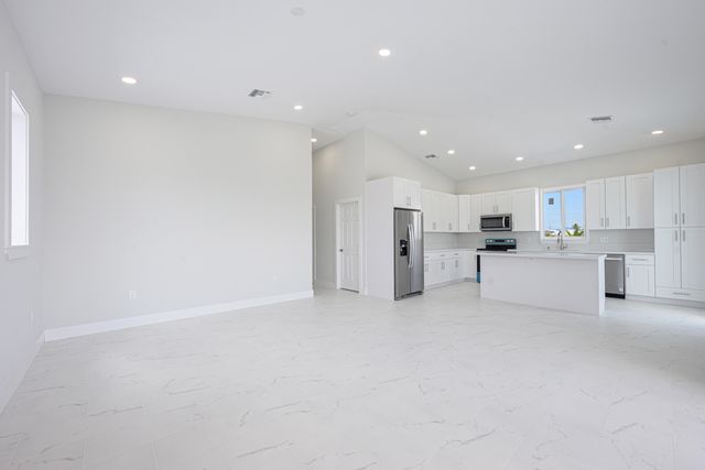 78 Avenue D, Key Largo, FL 33037