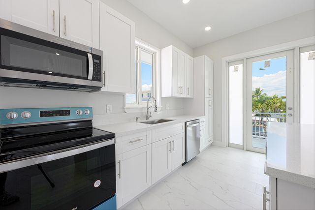 78 Avenue D, Key Largo, FL 33037