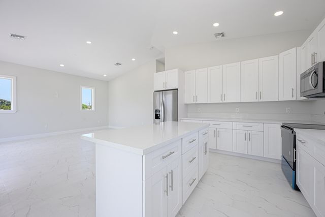 78 Avenue D, Key Largo, FL 33037