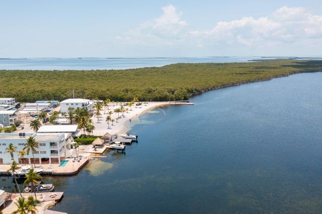 78 Avenue D, Key Largo, FL 33037