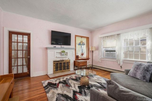 1640 Roosevelt Street, Baldwin, NY 11510