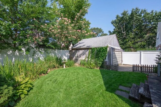 1640 Roosevelt Street, Baldwin, NY 11510