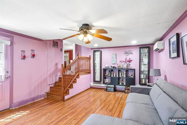 10 Independence Drive, Roselle, NJ 07203