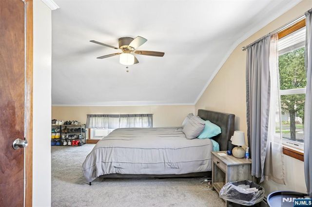 10 Independence Drive, Roselle, NJ 07203