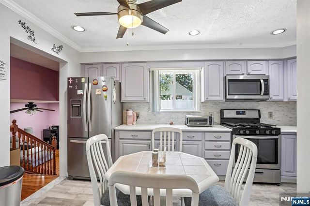 10 Independence Drive, Roselle, NJ 07203