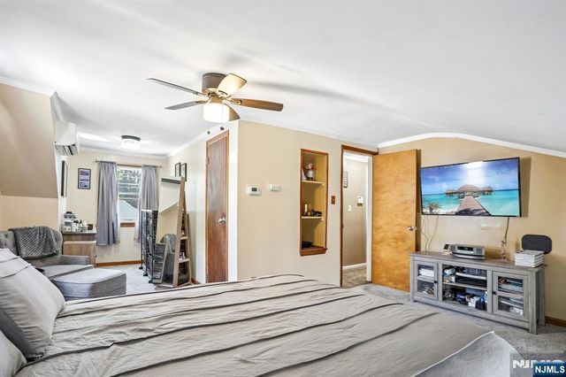 10 Independence Drive, Roselle, NJ 07203
