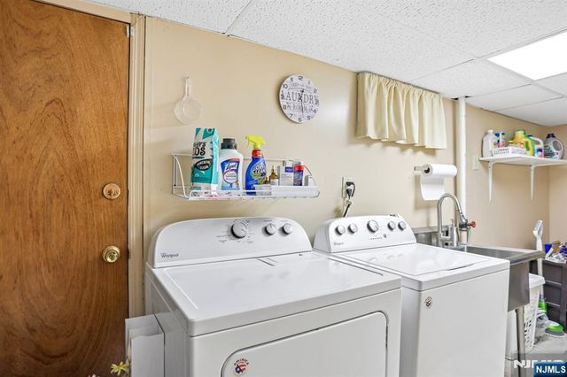 10 Independence Drive, Roselle, NJ 07203