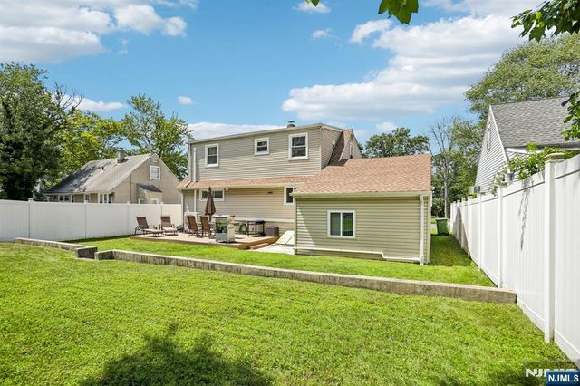 10 Independence Drive, Roselle, NJ 07203