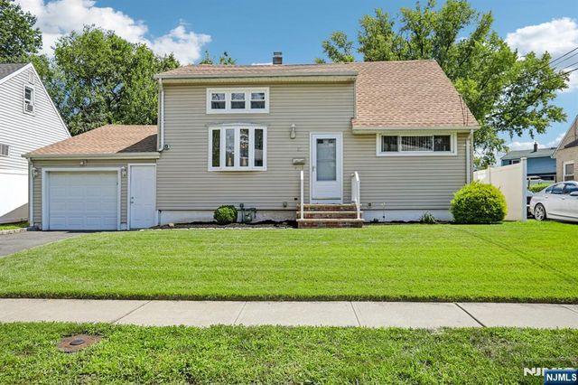 10 Independence Drive, Roselle, NJ 07203