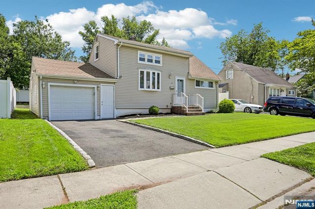 10 Independence Drive, Roselle, NJ 07203