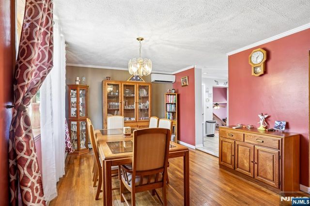 10 Independence Drive, Roselle, NJ 07203