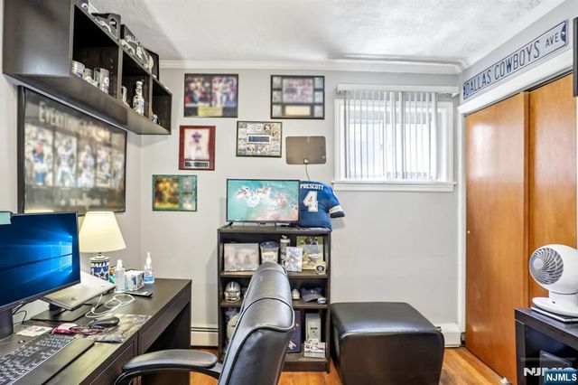 10 Independence Drive, Roselle, NJ 07203