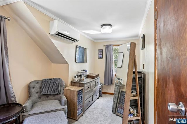 10 Independence Drive, Roselle, NJ 07203