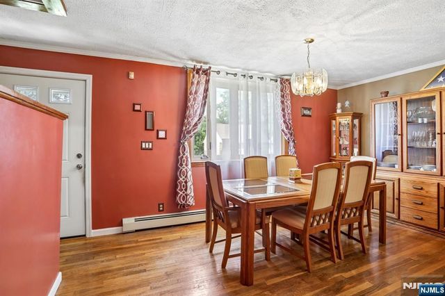 10 Independence Drive, Roselle, NJ 07203