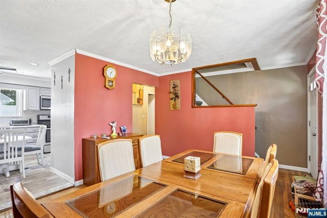 10 Independence Drive, Roselle, NJ 07203