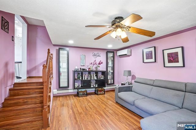 10 Independence Drive, Roselle, NJ 07203