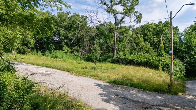 8560 Harrison Street, Kansas City, MO 64131