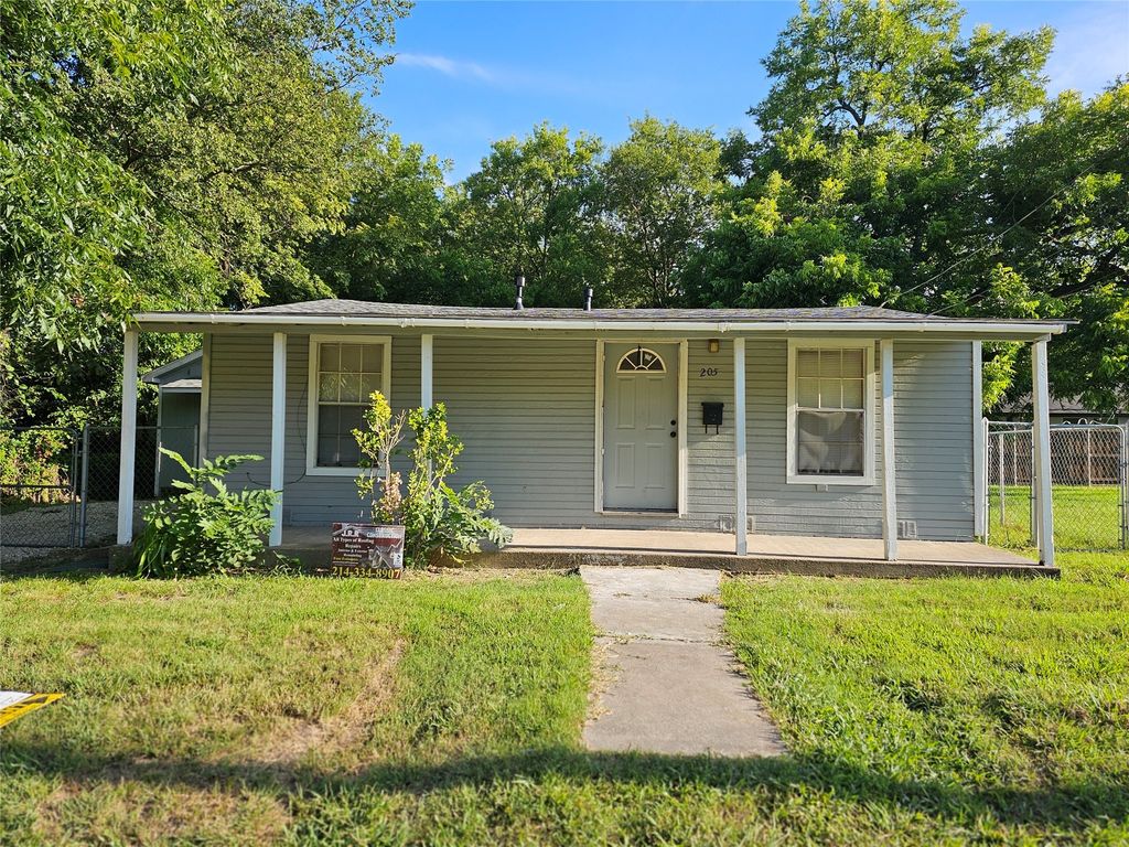 205 Heath Street, Terrell, TX 75160