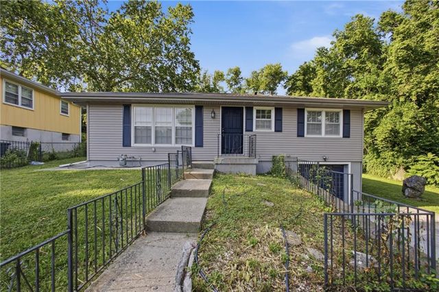 3165 LONGWOOD Avenue, Kansas City, KS 66104