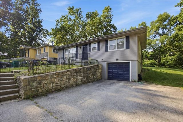 3165 LONGWOOD Avenue, Kansas City, KS 66104