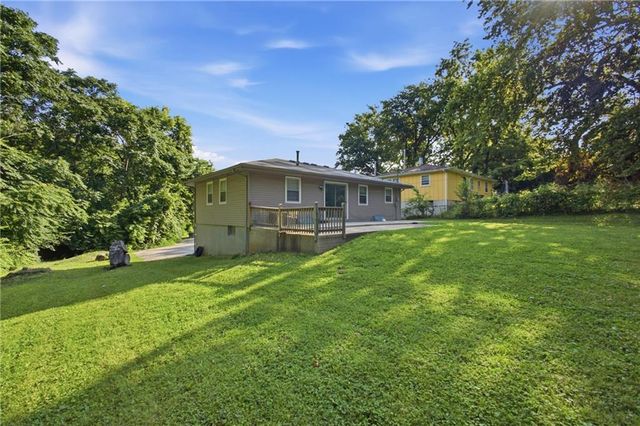 3165 LONGWOOD Avenue, Kansas City, KS 66104